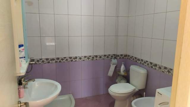 Tirane, jepet me qera apartament 2+1+BLK Kati 3, 105 m² 450 Euro
