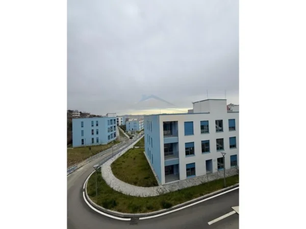 Tirane, jepet me qera apartament 1+1 Kati 2, 60 m² 420 € (FRESK)