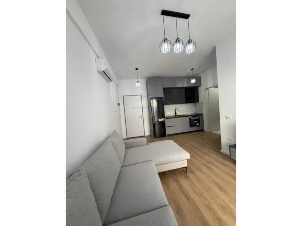 Tirane, jepet me qera apartament 1+1 Kati 2, 60 m² 420 € (FRESK)