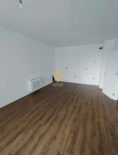 Tirane, jepet me qera apartament 1+1+Ballkon Kati 5, 70 m² 500 € (BULEVARDI I RI)
