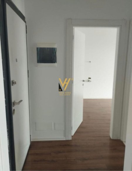Tirane, jepet me qera apartament 1+1+Ballkon Kati 5, 70 m² 500 € (BULEVARDI I RI)