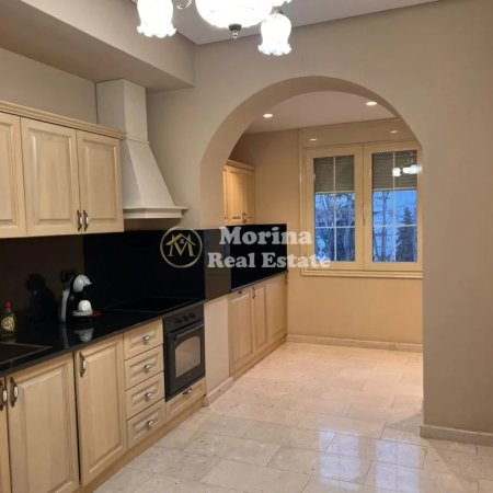 Tirane, jepet me qera apartament 1+1 Kati 5, 80 m² 750 € (Blloku)