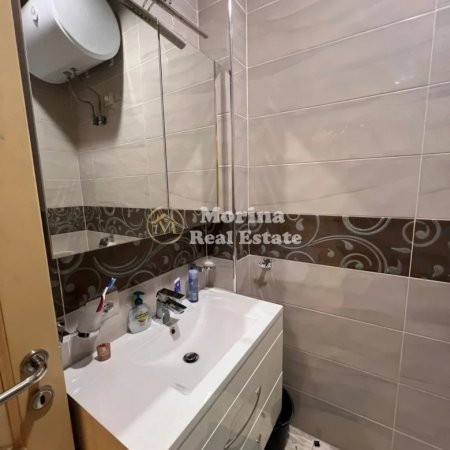 Tirane, jepet me qera apartament 1+1 Kati 5, 80 m² 750 € (Blloku)