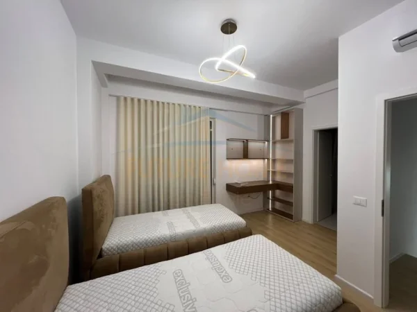 Tirane, jepet me qera Vile 3 Katshe , 258 m² 1.500 € 