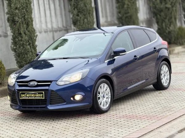 Durres, shitet makine Ford Focus 1.6 Nafte, blu e errët manuale Klima