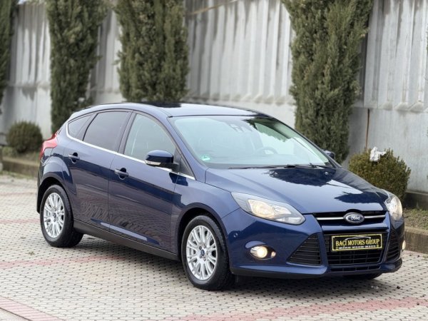 Durres, shitet makine Ford Focus 1.6 Nafte, blu e errët manuale Klima