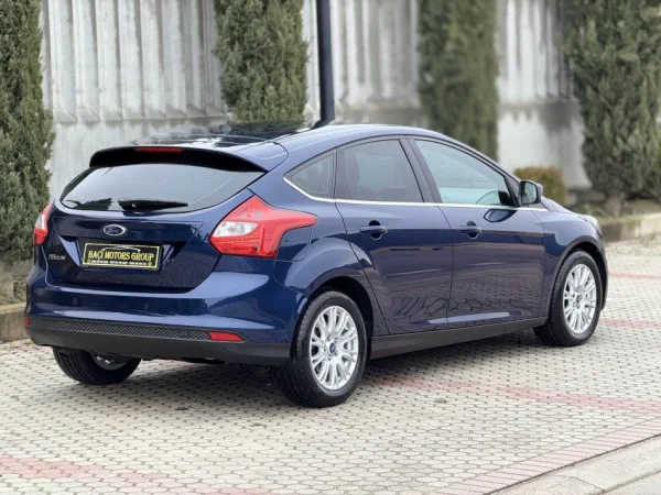 Durres, shitet makine Ford Focus 1.6 Nafte, blu e errët manuale Klima
