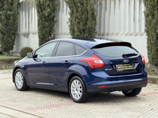 Durres, shitet makine Ford Focus 1.6 Nafte, blu e errët manuale Klima