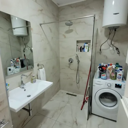 Tirane, jepet me qera apartament 2+1 Kati 3, 90 m² 600 € (Fusha Aviacionit)