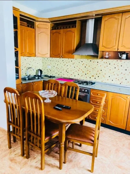 Tirane, jepet me qera apartament 2+1+Aneks+Ballkon Kati 8, 85 m² 
