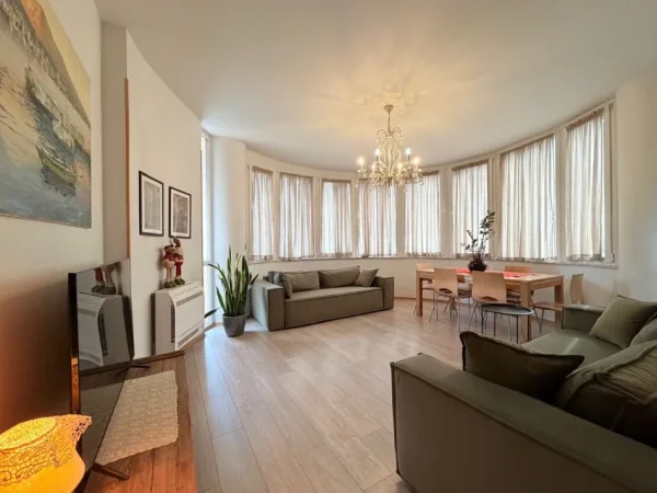 Tirane, shitet apartament 3+1+Ballkon Kati 4, 135 m² 265.000 € (Rruga Jordan Misja)