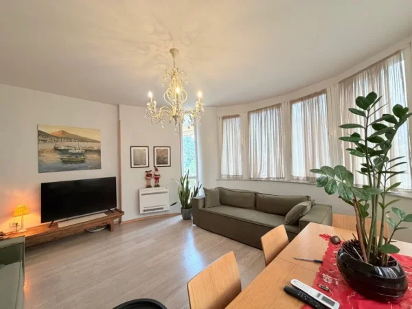 Tirane, shitet apartament 3+1+Ballkon Kati 4, 135 m² 265.000 € (Rruga Jordan Misja)