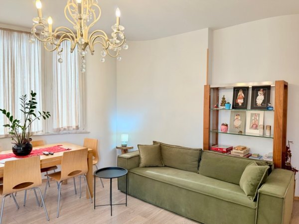 Tirane, shitet apartament 3+1+Ballkon Kati 4, 135 m² 265.000 € (Rruga Jordan Misja)