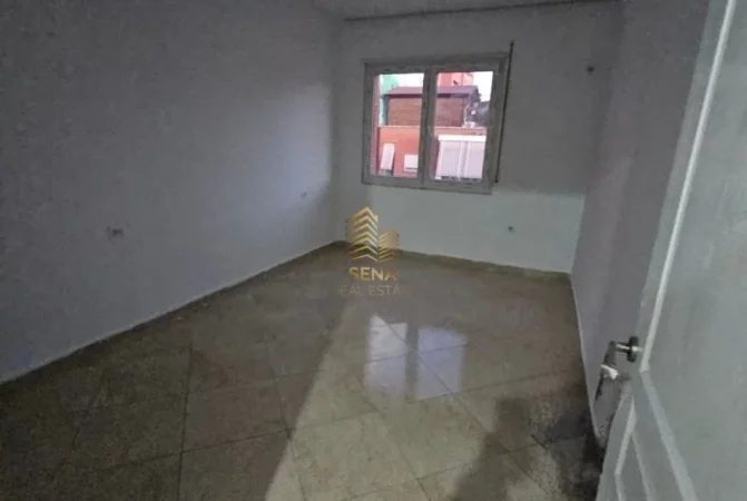 Tirane, jepet me qera apartament 1+1+Ballkon Kati 8, 65 m² 400 € i diskutueshem (Yzberisht, Golden Park)