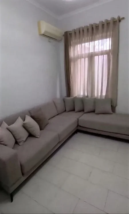 Tirane, jepet me qera apartament 2+1+Ballkon Kati 2, 69 m² 650 € (Vasil Shanto!)