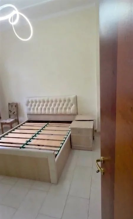 Tirane, jepet me qera apartament 2+1+Ballkon Kati 2, 69 m² 650 € (Vasil Shanto!)