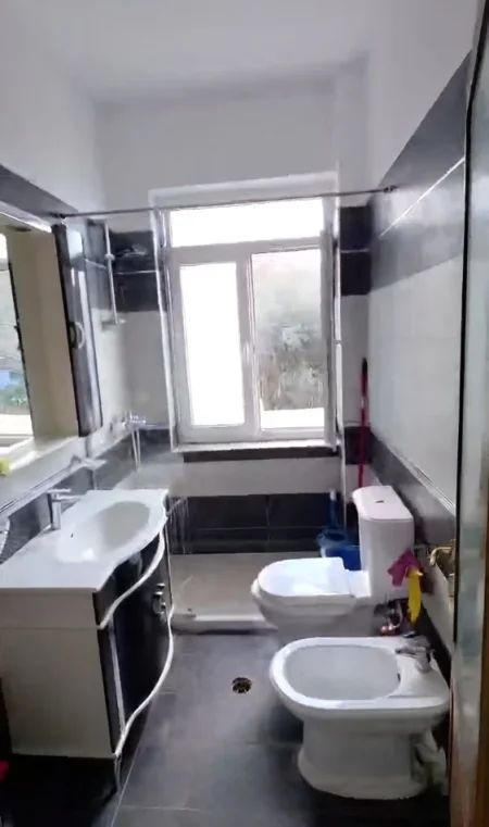 Tirane, jepet me qera apartament 2+1+Ballkon Kati 2, 69 m² 650 € (Vasil Shanto!)