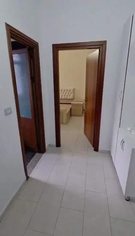 Tirane, jepet me qera apartament 2+1+Ballkon Kati 2, 69 m² 650 € (Vasil Shanto!)