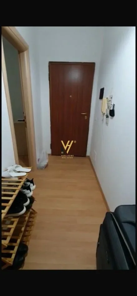 Tirane, jepet me qera apartament 1+1+Ballkon Kati 4, 65 m² 450 € (DELIJORGJI)