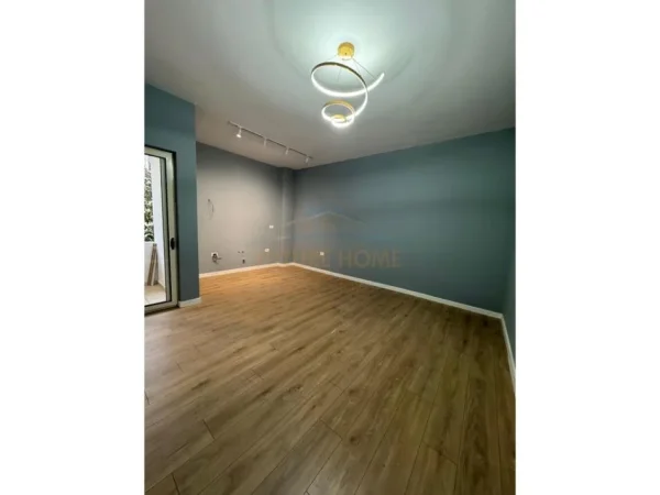 Tirane, shes apartament 2+1 Kati 1, 98 m² 