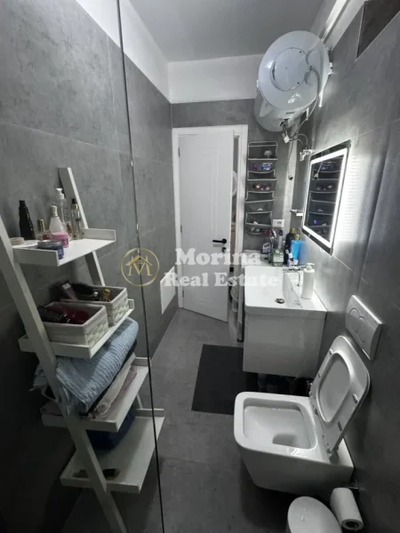 Tirane, jepet me qera apartament 1+1 Kati 4, 60 m² 400 € (Yzberisht)