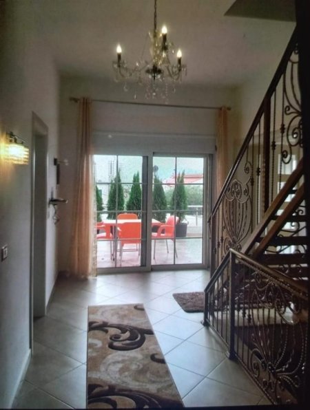 Vlore, shitet Vile 5+1 Kati 0, 307 m² 400.000 € 