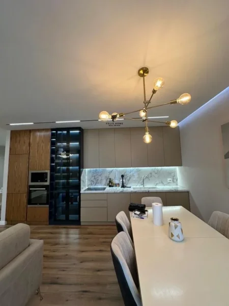 Tirane, jepet me qera apartament 3+1 Kati 11, 126 m² 1.050 € (ASTIR)