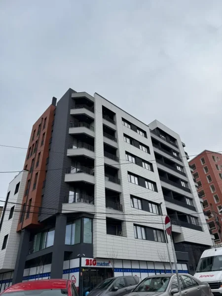 Tirane, jepet me qera apartament 1+1 Kati 5, 70 m² 590 € (Rruga e Elbasanit)
