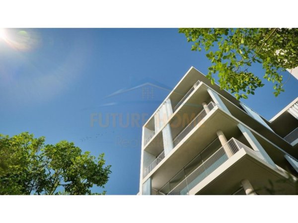 Tirane, shitet apartament 3+1+Ballkon Kati 1, 196 m² 333.608 € (SAUK -TEG)
