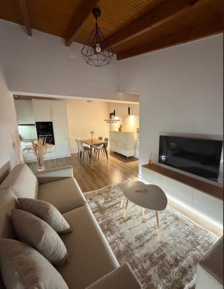 Tirane, jepet me qera apartament 1+1 Kati 3, 60 m² 850 € (KOMUNA E PARISIT)