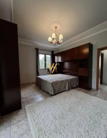 Tirane, jepet me qera apartament 3+1+Ballkon Kati 1, 115 m² 900 € (ISH TREGU ELEKTIRK)