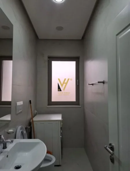 Tirane, jepet me qera apartament 3+1+Ballkon Kati 1, 115 m² 900 € (ISH TREGU ELEKTIRK)