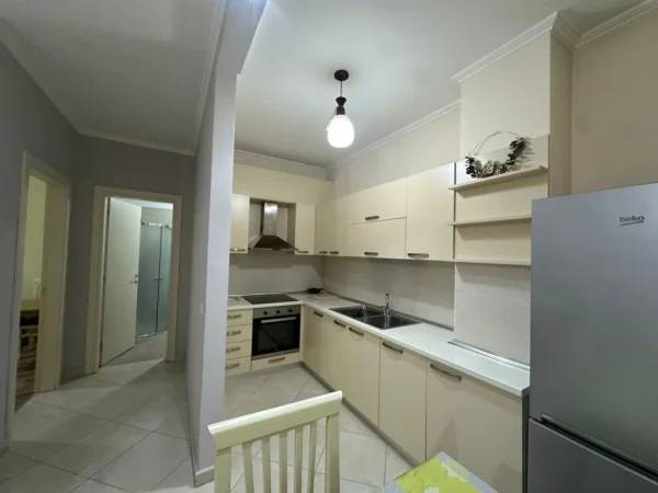 Tirane, jepet me qera apartament 1+1+Aneks+Ballkon Kati 3, 70 m² 550 € (Kompleksi Delijorgji)