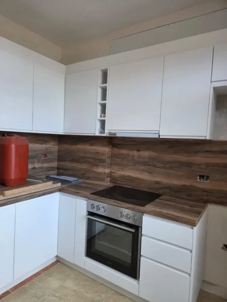 Tirane, jepet me qera apartament 2+1+Ballkon Kati 5, 80 m² 500 € 