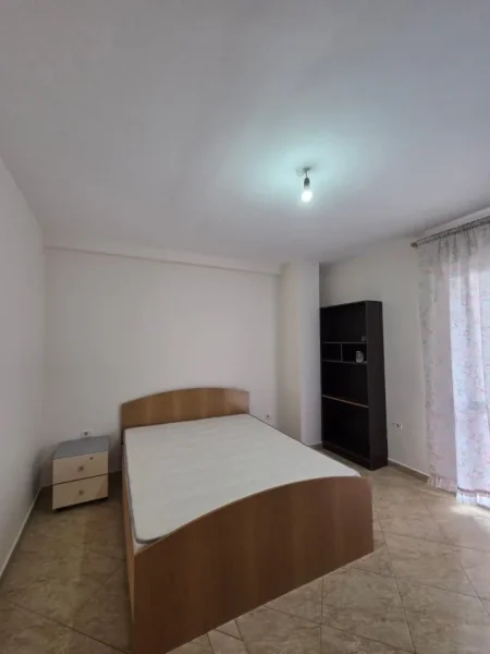 Tirane, jepet me qera apartament 2+1+Ballkon Kati 5, 80 m² 500 € 