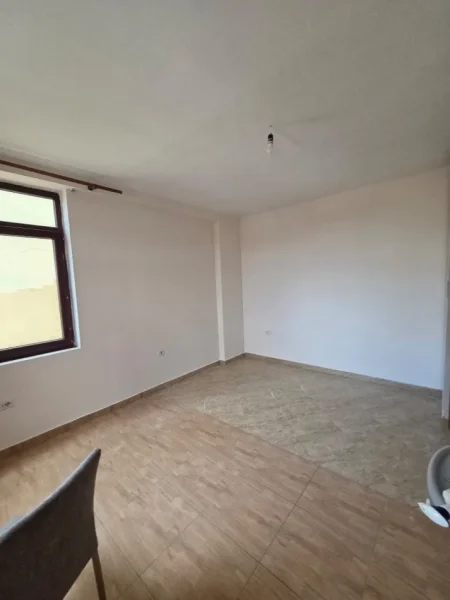 Tirane, jepet me qera apartament 2+1+Ballkon Kati 5, 80 m² 500 € 