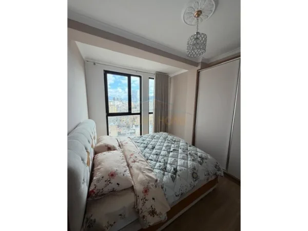 Qera, Apartament 2+1+Post Parkimi,Rezidenca Golden Tower,Mine Peza 1,000 €, UNA63235