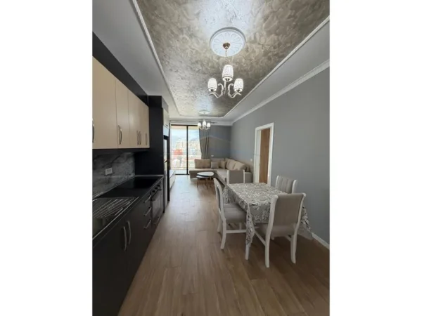 Qera, Apartament 2+1+Post Parkimi,Rezidenca Golden Tower,Mine Peza 1,000 €, UNA63235