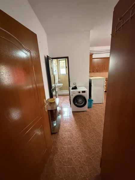 Tirane, jepet me qera garsonier 1+1 Kati 3, 40 m² 280 € (Rruga kadri kerciku)