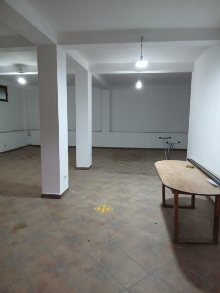 Tirane, jepet me qera magazine Kati 0, 100 m² 500 € (RRUGA TONIN HARAPI)