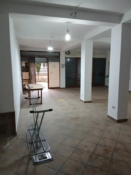 Tirane, jepet me qera magazine Kati 0, 100 m² 500 € (RRUGA TONIN HARAPI)