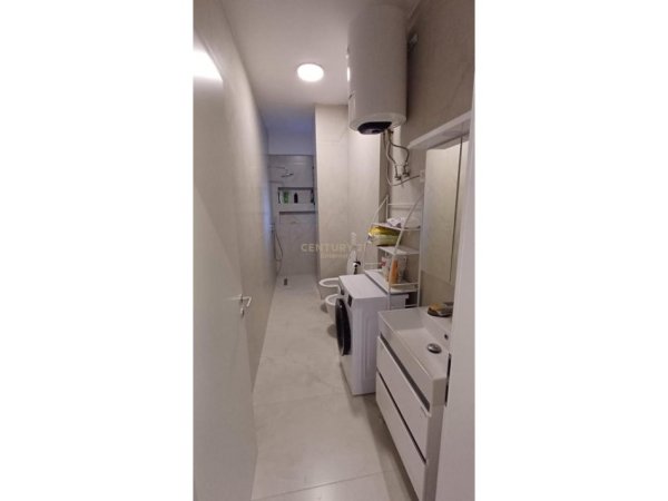 Tirane, jepet me qera apartament 1+1 Kati 3, 53 m² 500 € (Rezidenca OXA)