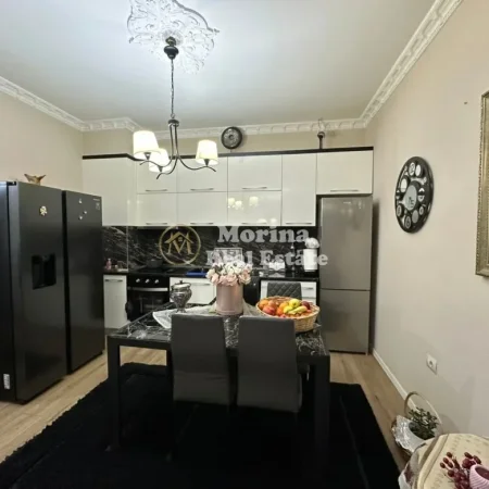 Tirane, shitet apartament 2+1 Kati 7, 110 m² 320.000 € (Rruga Qemal Stafa, Pazari Ri)