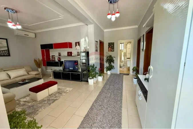 Tirane, shitet shtepi 2+1+Aneks+Ballkon Kati 1, 424 m² 170.000 € (Pezë Helmës)