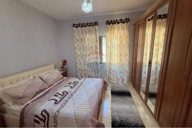 Tirane, shitet shtepi 2+1+Aneks+Ballkon Kati 1, 424 m² 170.000 € (Pezë Helmës)