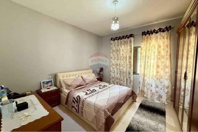 Tirane, shitet shtepi 2+1+Aneks+Ballkon Kati 1, 424 m² 170.000 € (Pezë Helmës)