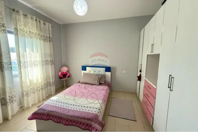 Tirane, shitet shtepi 2+1+Aneks+Ballkon Kati 1, 424 m² 170.000 € (Pezë Helmës)