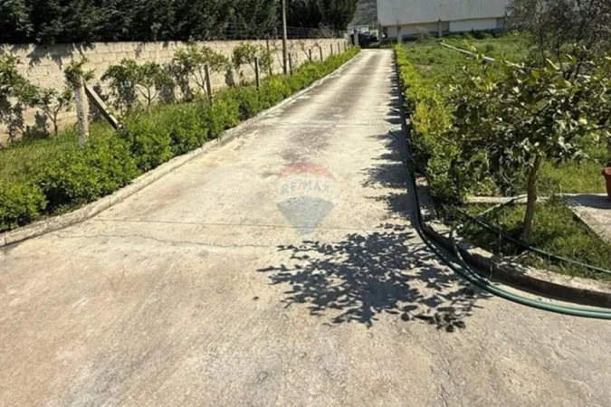 Tirane, shitet shtepi 2+1+Aneks+Ballkon Kati 1, 424 m² 170.000 € (Pezë Helmës)