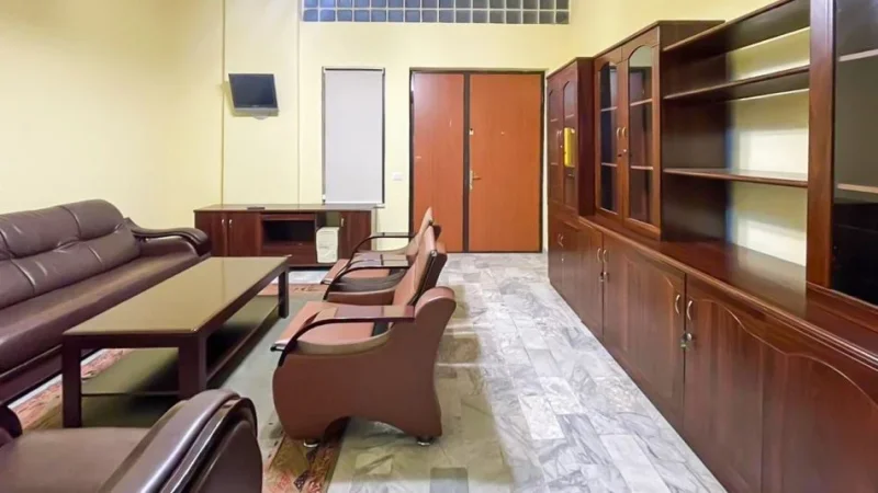 Tirane, jepet me qera zyre Kati 0, 70 m² 650 € (RRUGA E BOGDANEVE)