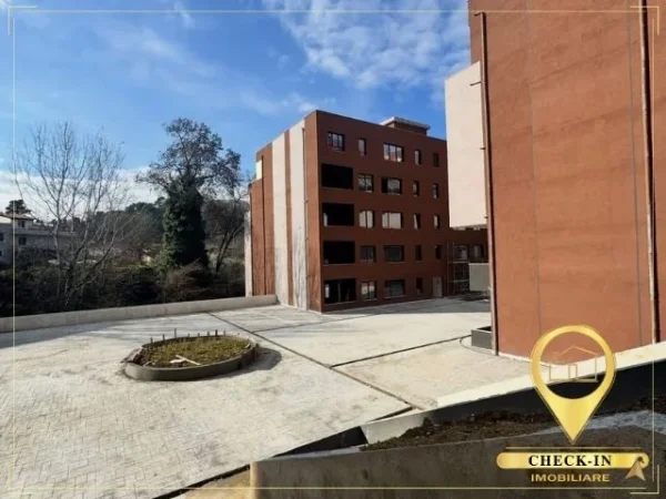 Tirane, shitet apartament 2+1+Aneks+Ballkon , 108 m² 151.200 € (Restorant Xibraku)